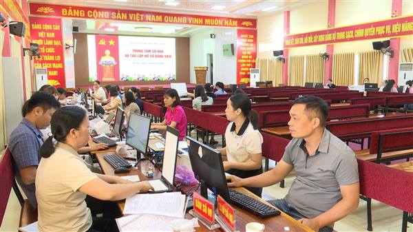 Phường Phù Liễn: 288 hồ sơ đảng viên được số hóa ngay trong ngày đầu triển khai