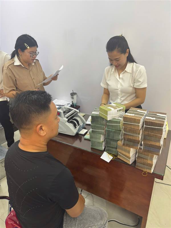 Ngày 11/9, phường Phù Liễn tiếp tục chi trả gần 15 tỷ đồng tiền bồi thường, hỗ trợ thực hiện Dự án đường nối Quốc lộ 5 với Quốc lộ 10