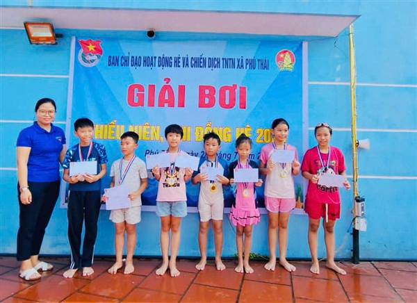 Đoàn xã Phú Thái tổ chức Giải bơi hè năm 2025