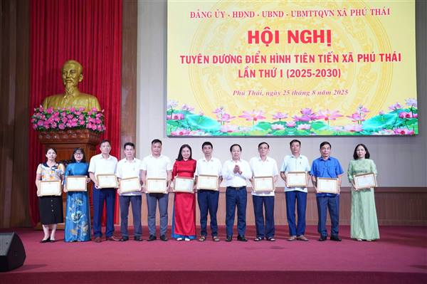 Xã Phú Thái tuyên dương điển hình tiên tiến trong phong trào thi đua yêu nước