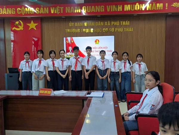 Đại hội Liên đội Trường THCS Phú Thái nhiệm kỳ 2026 – 2027 được tổ chức trong không khí vui tươi, phấn khởi của thiếu nhi cả nước thi đua học tập, rèn luyện và làm theo 5 điều Bác Hồ dạy.