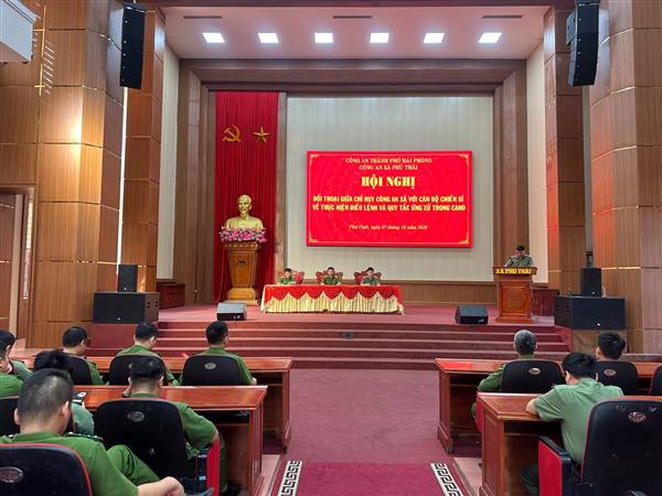 Công an xã Phú Thái tổ chức Hội nghị đối thoại giữa chỉ huy Công an xã với cán bộ, chiến sĩ về thực hiện điều lệnh và quy tắc ứng xử trong Công an nhân dân.