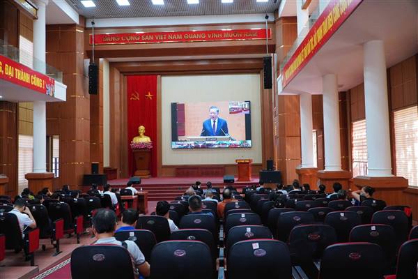 Xã Phú Thái dự hội nghị toàn quốc nghiên cứu, học tập, quán triệt và triển khai thực hiện Nghị quyết Hội nghị lần thứ tư. Ban Chấp hành Trung ương Đảng khóa XIV