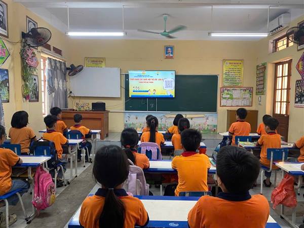 Đoàn Thanh niên xã đã chỉ đạo các chi đoàn, liên đội trên địa bàn tổ chức hoạt động lấy ý kiến trẻ em phục vụ Phiên họp giả định “Quốc hội trẻ em” năm 2026.