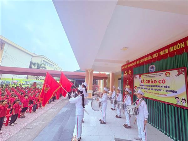 Liên đội các trường Tiểu học và THCS trên địa bàn xã Phú Thái đã đồng loạt tổ chức Lễ chào cờ theo Nghi thức Đội trong không khí trang nghiêm và đầy ý nghĩa.