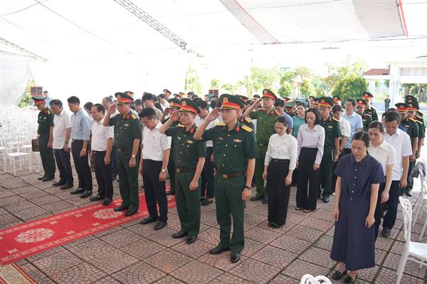  Ban chỉ đạo 515 thành phố, xã Phú Thái tổ chức làm điểm chương trình lấy mẫu sinh phẩm hài cốt liệt sỹ chưa xác định được thông tin để giám định ADN.