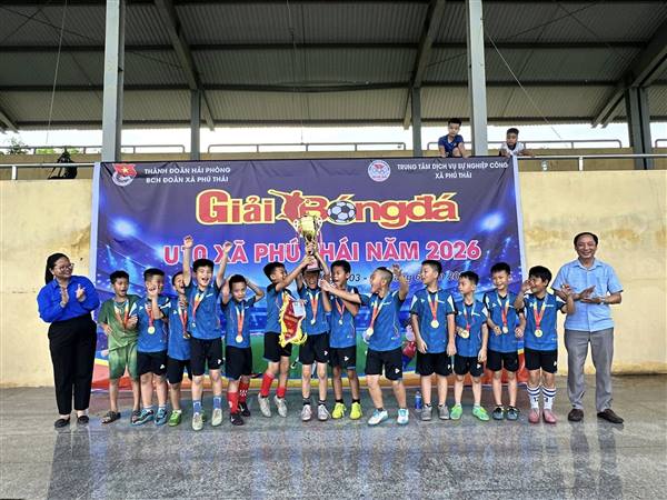 Bế mạc giải bóng đá nhi đồng U10 xã Phú Thái năn 2026.