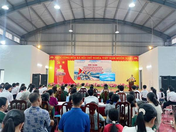 Đoàn Trinh sát số 1, Cảnh sát biển Việt Nam phối hợp Đảng ủy, Hội đồng Nhân dân, Ủy ban Nhân dân xã Phú Thái, tổ chức hội nghị tuyên truyền phòng chống tác hại của ma túy, luật cảnh sát biển và thực hiện công tác dân vận "cảnh sát biển với đồng bào dân tộc, tôn giáo". 