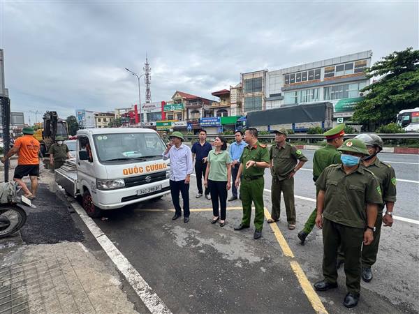  Ban An toàn giao thông xã Phú Thái đã tổ chức ra quân kiểm tra, tuyên truyền, nhắc nhở và xử lý các trường hợp vi phạm.