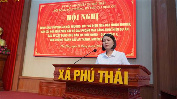 Hội đồng bồi thường, hỗ trợ tái định cư (HĐBT, HT, TĐC) xã Phú Thái tổ chức hội nghị công khai phương án bồi thường, hỗ trợ diện tích nông nghiệp, cây cối hoa màu trên đất để giải phóng mặt bằng, thực hiện dự án đầu tư xây dựng Khu dân cư phía đông, giai đoạn 2, ven đường chánh cầu An Thành, huyện Kim Thành. 