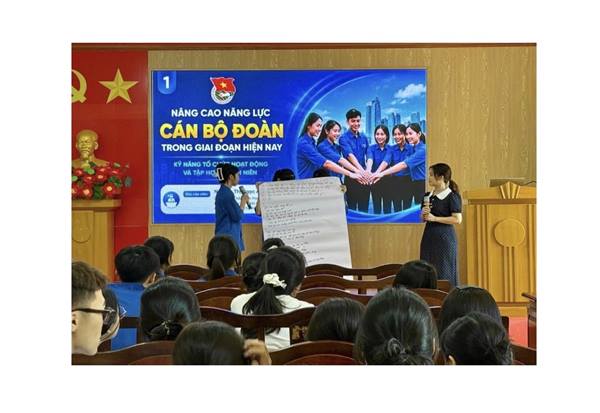 Trung tâm Chính trị xã Phú Thái đã tổ chức lớp tập huấn nghiệp vụ dành cho cán bộ Đoàn thanh niên cơ sở trên địa bàn. 