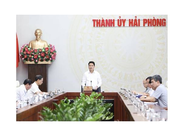 Thường trực Thành ủy nghe báo cáo, cho ý kiến về một số đề án phát triển văn hóa, du lịch, thể thao và điều chỉnh cục bộ quy hoạch.
