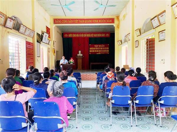 Trung tâm Dịch vụ sự nghiệp công xã Phú Thái đã tổ chức 08 lớp tập huấn chuyển giao khoa học kỹ thuật cho nông dân trên địa bàn xã.