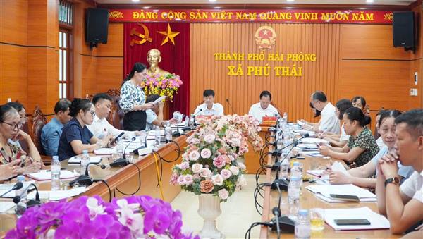 Hội đồng nhân dân xã Phú Thái khoá II tổ chức Kỳ họp thứ 5 - kỳ họp chuyên đề nhằm xem xét, quyết định một số nội dung quan trọng thuộc thẩm quyền, phục vụ nhiệm vụ phát triển kinh tế - xã hội của địa phương.