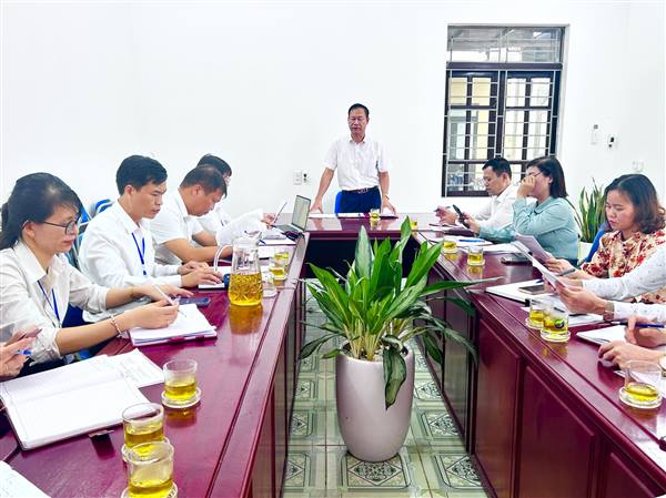 Thường trực HĐND xã Quyết Thắng tổ chức giám sát về tình hình hoạt động, việc tiếp nhận và trả kết quả hồ sơ hành chính tại Trung tâm Phục vụ hành chính công xã. 