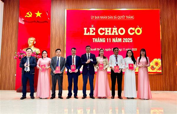 Lễ chào cờ đầu tháng 11 năm 2025