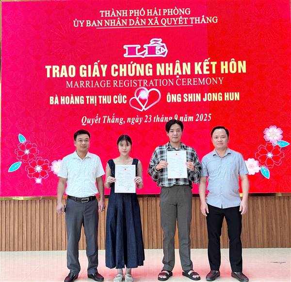 LỄ TRAO GIẤY CHỨNG NHẬN KẾT HÔN GIỮA CÔNG DÂN VIỆT NAM VÀ NGƯỜI NƯỚC NGOÀI