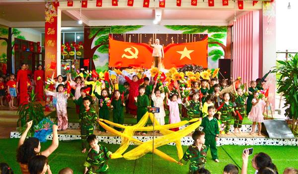 Trường Mầm non Tự Cường tổ chức chương trình nghệ thuật với chủ đề “Tự hào Việt Nam” 