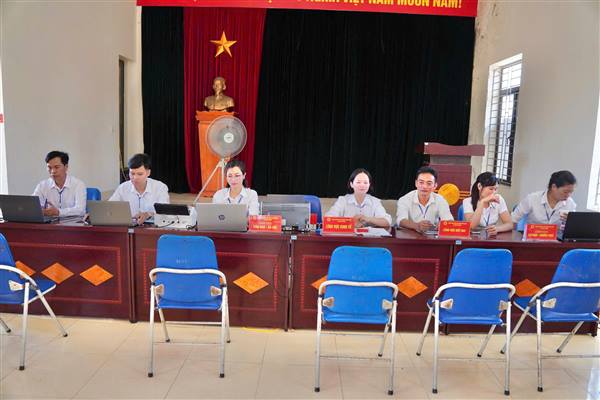 Trung tâm Phục vụ hành chính công xã Quyết Thắng tổ chức triển khai mô hình “Hành chính lưu động – phục vụ không khoảng cách” tại Nhà văn hóa thôn Trâm Khê