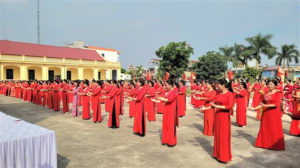 Ủy ban MTTQ Việt Nam xã Tân An phối hợp với các đoàn thể tổ chức “Chương trình giao lưu dân vũ thể thao”