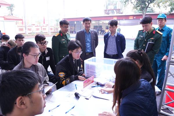 Gặp mặt và động viên công dân khám tuyển sức khỏe nghĩa vụ quân sự, nghĩa vụ tham gia Công an nhân dân phường Tân Hưng