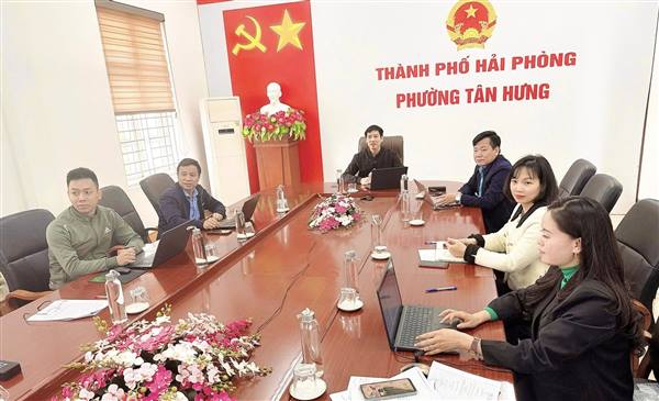 Phường Tân Hưng tham dự Hội nghị tổng kết công tác chuyển đổi số trong các cơ quan Đảng năm 2025 và nhiệm vụ, giải pháp trọng tâm năm 2026