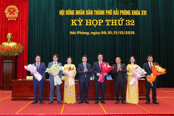 Kỳ họp thứ 32 HĐND thành phố tiến hành miễn nhiệm, bầu bổ sung nhân sự 