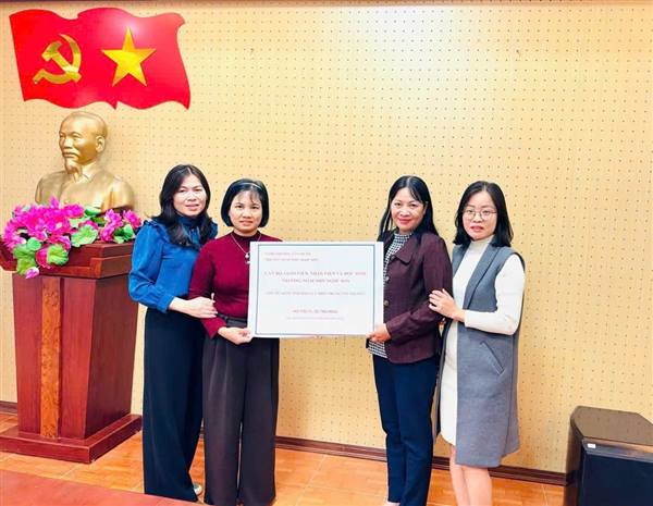 Cô trò Trường Mầm non Ngọc Sơn chung tay hướng về đồng bào miền Trung và Tây Nguyên