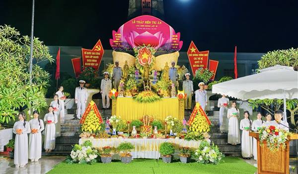 UBND PHƯỜNG TÂN HƯNG LONG TRỌNG LỄ THẮP NẾN TRI ÂN CÁC ANH HÙNG LIỆT SĨ DỊP 27/7.