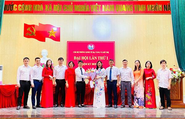 Các chi bộ trực thuộc Đảng bộ UBND phường Tân Hưng tổ chức Đại hội lần thứ I.
