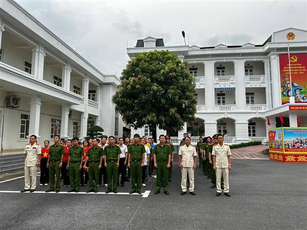 PHƯỜNG TÂN HƯNG HƯỞNG ỨNG CHƯƠNG TRÌNH “CÙNG VIỆT NAM TIẾN BƯỚC – 1 TỶ BƯỚC CHÂN TIẾN VÀO  KỶ NGUYÊN MỚI”
