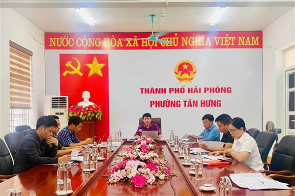 Chiều 29/8, UBND phường Tân Hưng tổ chức họp giao ban định kỳ tháng 8 và triển khai nhiệm vụ trọng tâm tháng 9/2025.