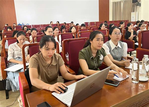 TẬP HUẤN PHẦN MỀM PHỔ CẬP GIÁO DỤC, XÓA MÙ CHỮ