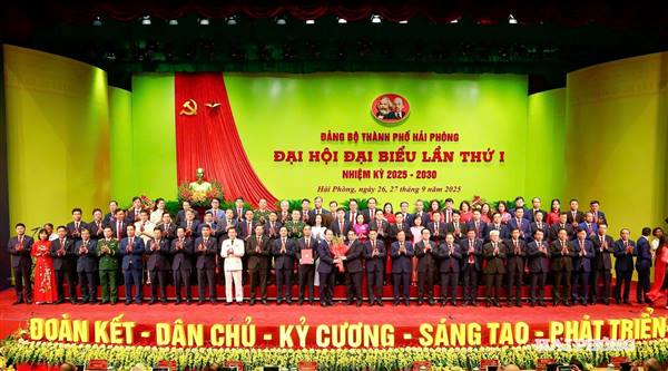 47 đồng chí trong Đoàn đại biểu Đảng bộ thành phố Hải Phòng dự Đại hội XIV của Đảng
