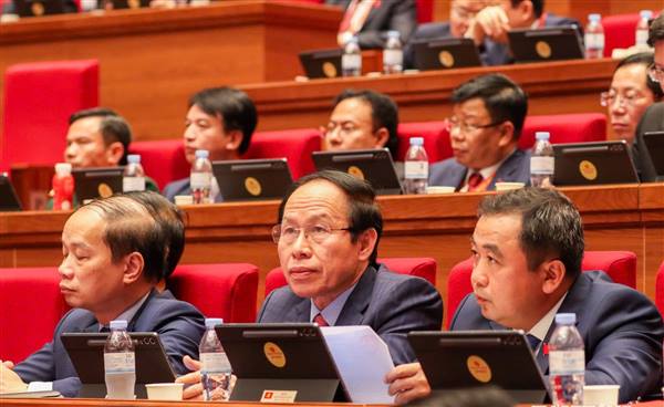 Thông cáo báo chí về ngày làm việc thứ hai Đại hội đại biểu toàn quốc lần thứ XIV của Đảng