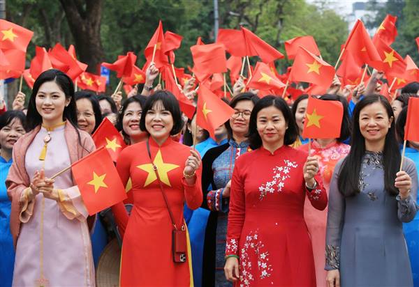 Phụ nữ Việt Nam: Phát huy truyền thống, khẳng định vị thế trong kỷ nguyên phát triển mới