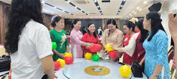 Hội LHPN phường Tân Hưng thiết thực với mô hình “Nuôi heo đất tiết kiệm” 