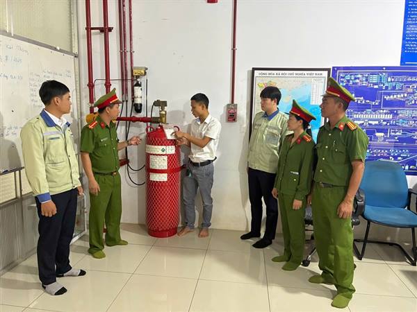 Tăng cường bảo đảm an toàn PCCC, CNCH sau vụ cháy kho phế liệu ở Phạm Xá