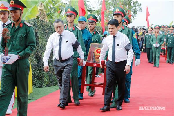 Hải Phòng tổ chức trọng thể Lễ viếng, truy điệu, an táng 56 hài cốt liệt sĩ và đồng bào hy sinh, tử nạn

