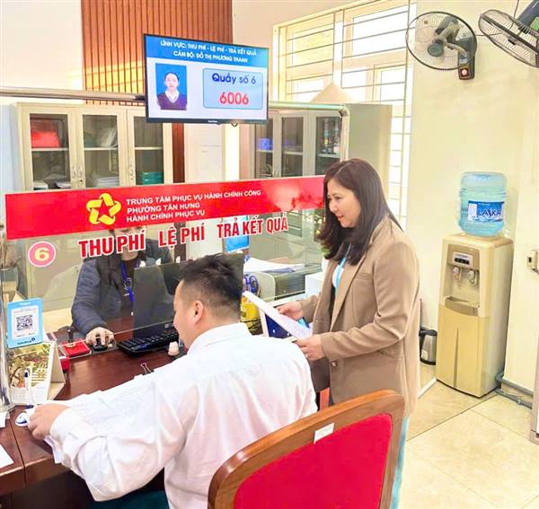 Trung tâm Phục vụ Hành chính công phường Tân Hưng thực hiện mô hình “Ngày thứ Năm không hẹn”
