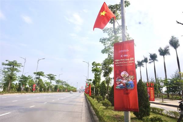 Tăng cường công tác vệ sinh môi trường chào mừng các ngày lễ lớn