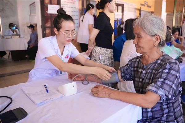 Phường Tân Hưng khẩn trương triển khai khám sức khỏe định kỳ miễn phí cho người cao tuổi đợt 2 năm 2026 