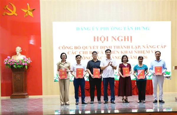 Đảng ủy phường Tân Hưng đẩy mạnh củng cố tổ chức cơ sở Đảng, chăm lo người có công và sắp xếp bộ máy ở địa phương

