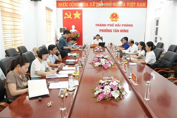 Ban Thường vụ Đảng ủy phường Tân Hưng họp cho ý kiến một số nội dung