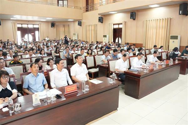 Lãnh đạo phường Tân Hưng tham dự Hội nghị tiếp xúc cử tri của đại biểu HĐND thành phố trước Kỳ họp thường lệ giữa năm 2026 HĐND thành phố khóa XVII, nhiệm kỳ 2026 - 2031