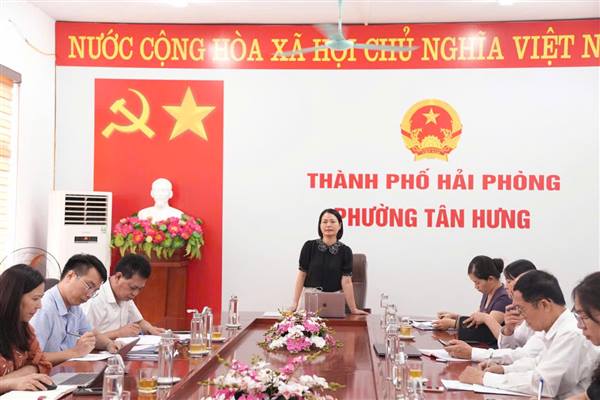 Đoàn giám sát Ban Văn hóa - Xã hội HĐND làm việc với UBND phường về kết quả giám sát các cơ sở khám chữa bệnh, kinh doanh dược tư nhân 