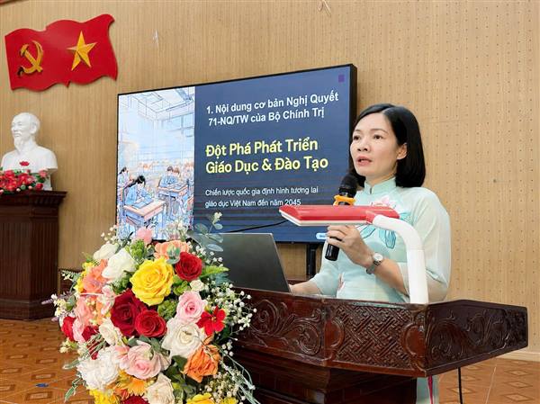 190 cán bộ, giáo viên trường học trên địa bàn phường được bồi dưỡng, tập huấn lý luận chính trị hè 