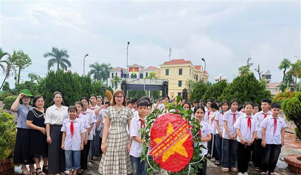 Trường THCS Tân Hưng với nhiều hoạt động tri ân các anh hùng liệt sĩ và người có công với cách mạng
