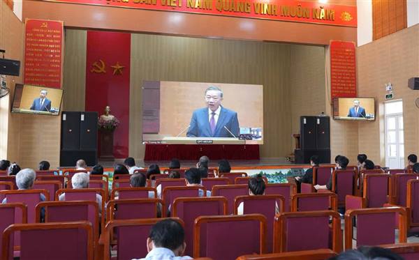 Phường Tân Hưng tham dự Hội nghị toàn quốc sơ kết 01 năm vận hành mô hình tổ chức tổng thể của hệ thống chính trị 