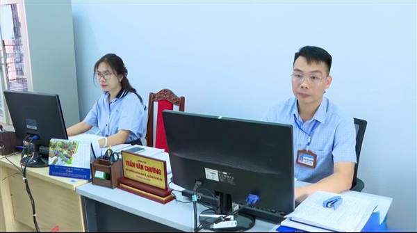 Phường Tân Hưng đẩy mạnh chuyển đổi số hướng tới chính quyền số hiện đại, phục vụ nhân dân hiệu quả hơn 